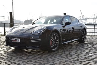 Porsche Panamera Turbo - foto 1
