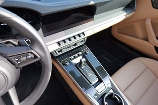 Porsche 992 Carrera 4 Cabriolet - photo 23