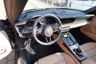 Porsche 992 Carrera 4 Cabriolet - photo 10