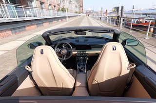 Porsche 992 Carrera 4 Cabriolet - photo 24