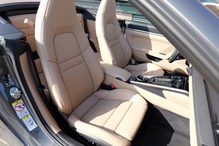 Porsche 992 Carrera 4 Cabriolet - photo 13