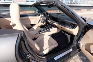 Porsche 992 Carrera 4 Cabriolet - photo 14