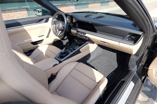 Porsche 992 Carrera 4 Cabriolet - photo 27