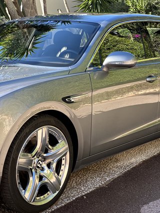 Bentley Flying Spur 6.0 W12 AWD - photo 26