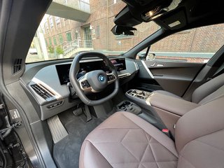 BMW IX 40 XDrive Panorama-Glasdach - bilder 9