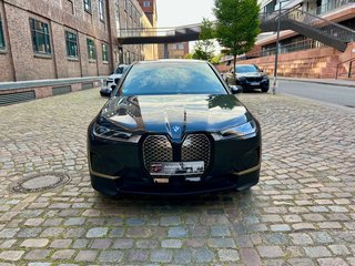 BMW IX 40 XDrive Panorama-Glasdach - bilder 2
