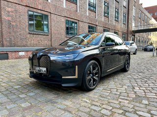 BMW IX 40 XDrive Panorama-Glasdach - bilder 15