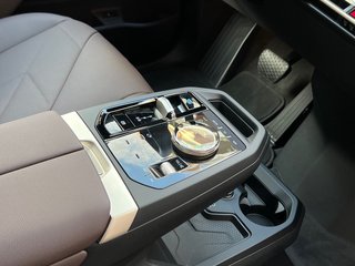 BMW IX 40 XDrive Panorama-Glasdach - bilder 6
