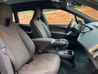 BMW IX 40 XDrive Panorama-Glasdach - bilder 18