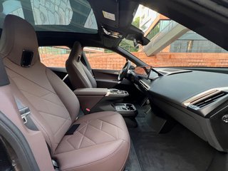 BMW IX 40 XDrive Panorama-Glasdach - bilder 7