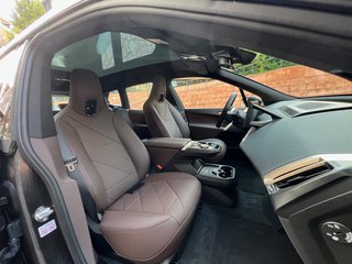 BMW IX 40 XDrive Panorama-Glasdach - bilder 19
