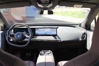 BMW IX 40 XDrive Panorama-Glasdach - foto 17