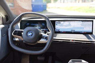 BMW IX 40 XDrive Panorama-Glasdach - foto 18