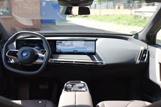 BMW IX 40 XDrive Panorama-Glasdach - foto 20