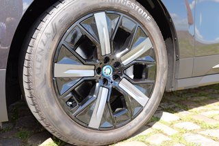 BMW IX 40 XDrive Panorama-Glasdach - foto 42
