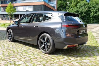 BMW IX 40 XDrive Panorama-Glasdach - foto 50