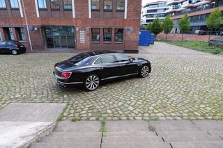 Bentley Flying Spur 6.0 W12 4 Mulliner First Edition - foto 27