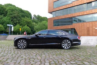 Bentley Flying Spur 6.0 W12 4 Mulliner First Edition - foto 25