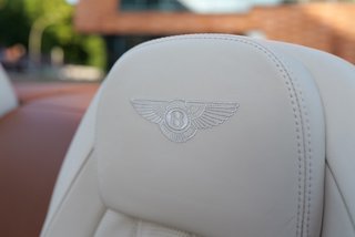 Bentley Continental GTC - foto 11