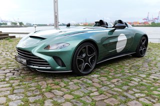 Aston Martin V12 Speedster - photo 15
