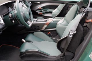 Aston Martin V12 Speedster - photo 13