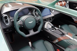 Aston Martin V12 Speedster - photo 14