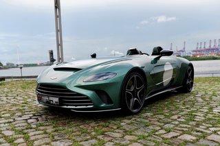 Aston Martin V12 Speedster - photo 10