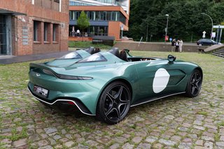 Aston Martin V12 Speedster - photo 4