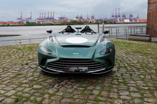 Aston Martin V12 Speedster - photo 2