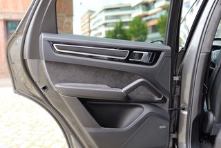 Porsche Cayenne Coupe GTS - photo 16
