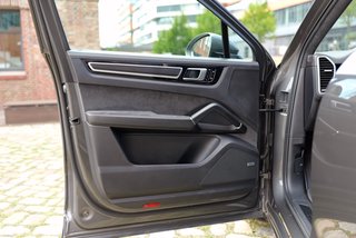 Porsche Cayenne Coupe GTS - photo 35