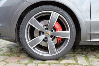 Porsche Cayenne Coupe GTS - photo 38