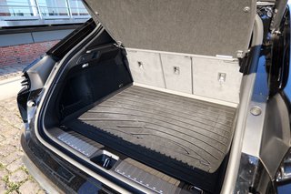 Porsche Macan Electric 4 - foto 14