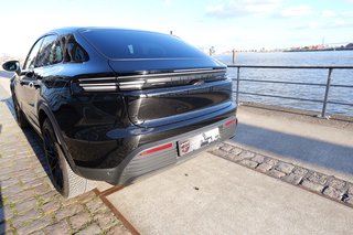 Porsche Macan Electric 4 - foto 8