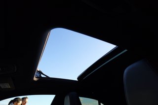 Porsche Macan Electric 4 - foto 19
