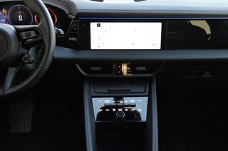 Porsche Macan Electric 4 - foto 16