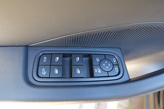 Porsche Macan Electric 4 - foto 29