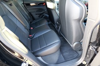 Porsche Macan Electric 4 - foto 32