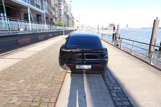 Porsche Macan Electric 4 - foto 6