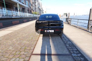 Porsche Macan Electric 4 - foto 43