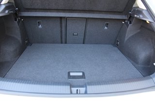 Volkswagen T-Roc Life 1.5 l TSI DSG AHK NAV LED Ladeboden Verkehrszeichenerkennung - bilder 9