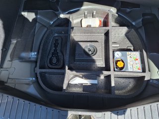 Ford C-MAX 1.0 EcoB. Titanium Key-Free RFK Navi AHK Winter-P. - foto 23