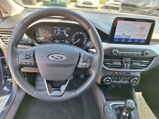 Ford Focus Turnier 1.0 EcoB. C&C Navi LED Key-Free Winter-P. Alus - bilder 6