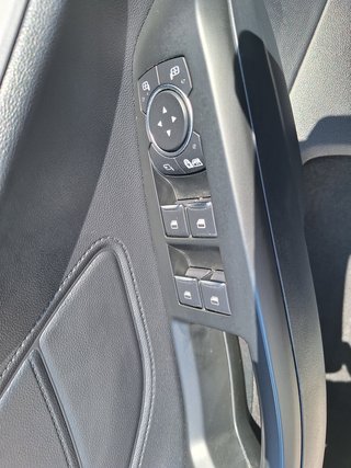 Ford Focus Turnier 1.0 EcoB. C&C Navi LED Key-Free Winter-P. Alus - bilder 22