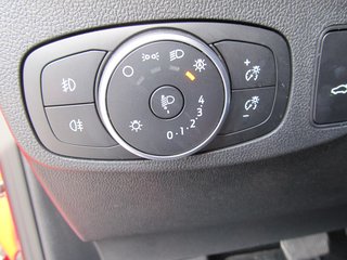 Ford Focus Turnier Titanium 1.5 Aut. Easy-Parking-P. LED elektr. Heckk. Winter-P. - bilder 15
