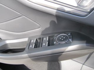 Ford Focus Turnier Titanium 1.5 Aut. Easy-Parking-P. LED elektr. Heckk. Winter-P. - bilder 16