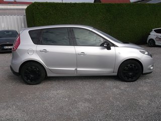 Renault Scenic III 1.6 dCi BOSE Edition AHK Navi Alu Rückfahrkamera Tempomat - foto 1