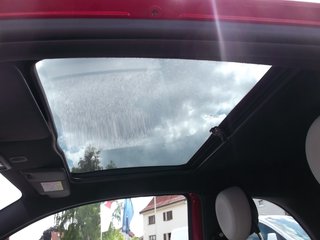 Fiat 500 DolceVita 1.0 Hybrid GSE DAB Glasdach Tempomat Teilleder - bilder 15