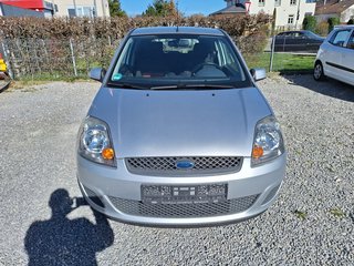 Ford Fiesta Style 1.3 Klima 3T 68TKM - bilder 4
