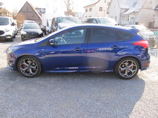 Ford Focus ST 2.0 Tempomat Easy-Driver-P. Winter-P. - bilder 29